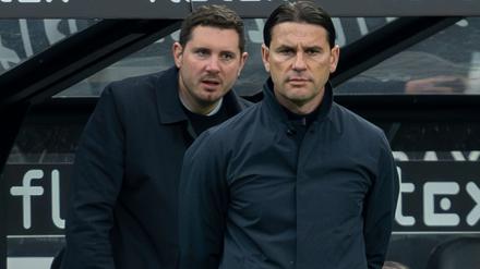 Der neue Scouting-Chef des FC Bayern kommt aus Gladbach: Nils Schmadtke (l), hier mit VfL-Trainer Gerardo Seoane.