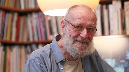 Kunsthistoriker Andreas Hüneke (1944-2024) in seinem Arbeitszimmer.