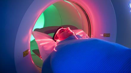 Eine Untersuchung im PET/CTU-Tunnel, eine Technologie, die auch im Teilchenbeschleuniger zum Einsatz kommt. 