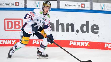 Marcel Noebels wird den Eisbären wegen einer Schulterverletzung drei bis fünf Wochen fehlen.