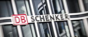 Blick auf die Hauptverwaltung von DB Schenker in Essen. Die Bahn verkauft die Logistiksparte Schenker nach Dänemark. 