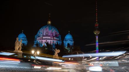So wurde der Berliner Dom im vergangenen Jahr angestrahlt (Archivbild) 