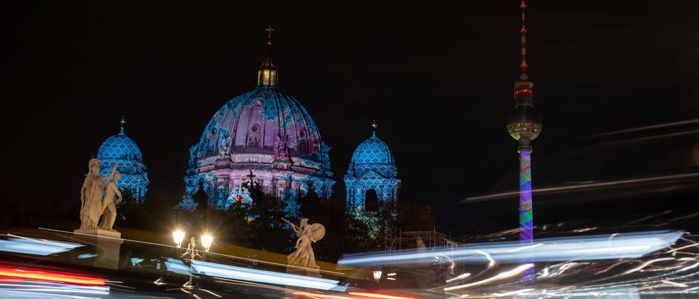 So wurde der Berliner Dom im vergangenen Jahr angestrahlt (Archivbild)