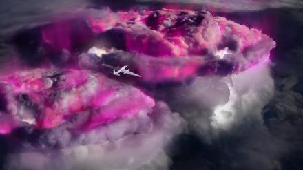 Mit einem umgerüsteten Spionageflugzeug wurden tropische Gewitter überflogen, um Gammastrahlung (pink eingefärbt) einzufangen.