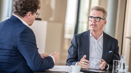 Carsten Jung, Vorstandsvorsitzender der Berliner Volksbank, im Interview mit Tagesspiegel-Redakteur Kevin P. Hoffmann in der Zentrale der Volksbank in Berlin-Wilmersdorf.