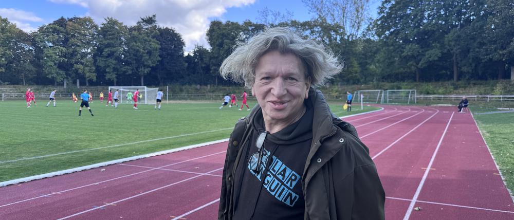 Gosto Babka von Gostomski, bis 2019 Betreiber des Pinguin Clubs und Mitgründer des Fußballvereins Polar Pinguin.