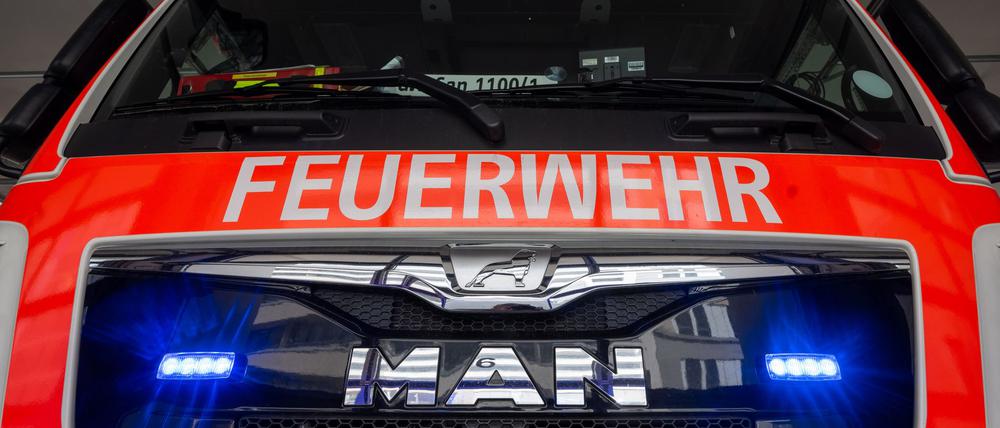 Das Dach des Gebäudes stürzte ein. (Symbolbild)