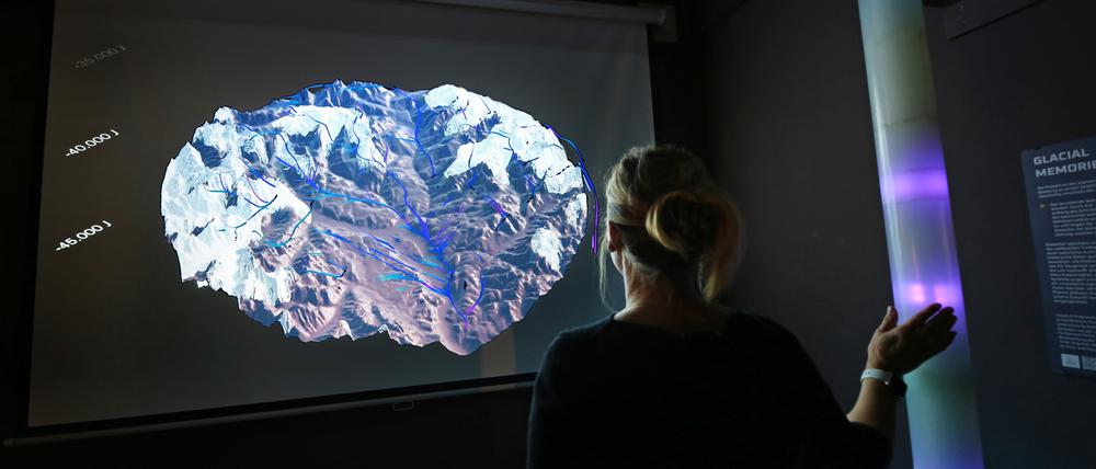 Das neue Nano-Exponat „Glacial Memories“ wurde vom Potsdamer Künstlerkollektiv Xenorama entwickelt.