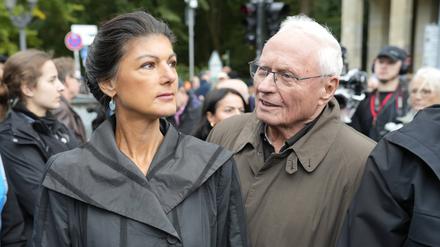 Oskar Lafontaine und Sahra Wagenknecht bei der Friedensdemonstration in Berlin.