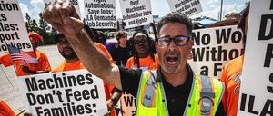 Streikende US-Hafenarbeiter in Tampa, Florida