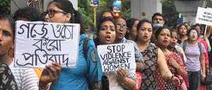 Medizinisches Personal und Bürger protestieren gegen die Vergewaltigung und Ermordung einer Ärztin in Kolkata, Indien.