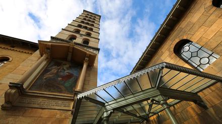 Der Glockenturm der Friedenskirche ist nach zwei Jahren fertig saniert. Finanziert wurde das Vorhaben ausschließlich über Spenden.