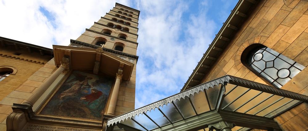 Der Glockenturm der Friedenskirche ist nach zwei Jahren fertig saniert. Finanziert wurde das Vorhaben ausschließlich über Spenden.