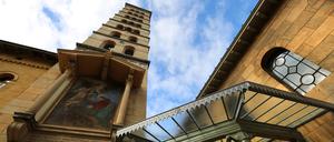 Der Glockenturm der Friedenskirche ist nach zwei Jahren fertig saniert. Finanziert wurde das Vorhaben ausschließlich über Spenden.