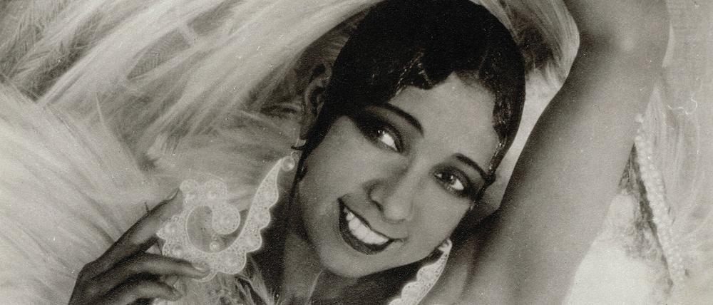  Josephine Baker auf einer Postkarte, etwa 1925.