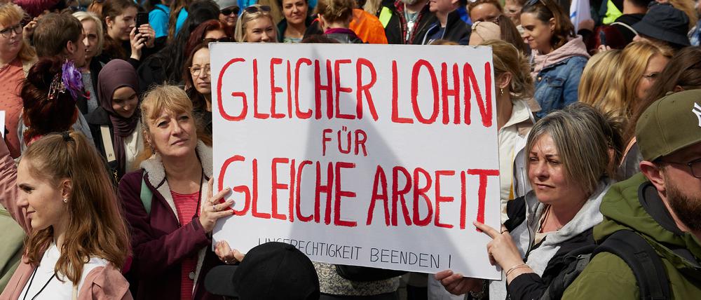 Verdi will, dass in Berlin deutlich mehr Beschäftigte als bisher die Hauptstadtzulage von monatlich 150 Euro erhalten.