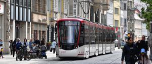 Bald auch in Potsdam: In Erfurt fährt die neue Straßenbahn des Herstellers Stadler bereits.