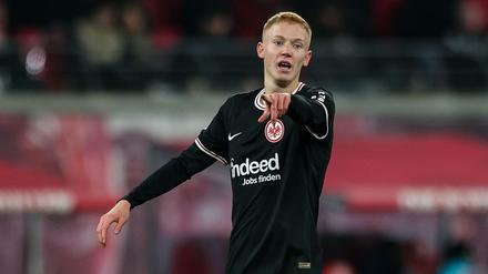 Hugo Larsson hat seinen Vertrag in Frankfurt verlängert.