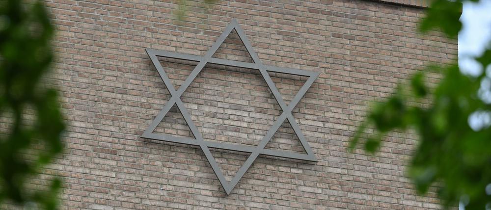 Auch in Potsdam gibt es einen Aufruf, zum Jahrestag des Hamas-Angriffs auf Israel der Opfer zu gedenken. (Archivbild)