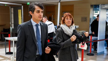 Gisèle Pelicot bei ihrer Ankunft im Gerichtssaal.