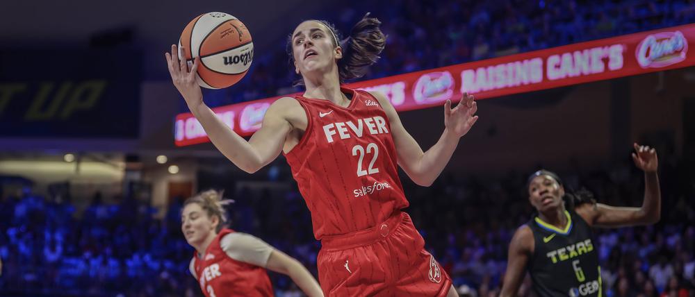 Caitlin Clark hat in dem letzten Jahr zu einem regelrechten Ansturm für den Basketball gesorgt. 