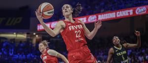 Caitlin Clark hat in dem letzten Jahr zu einem regelrechten Ansturm für den Basketball gesorgt. 