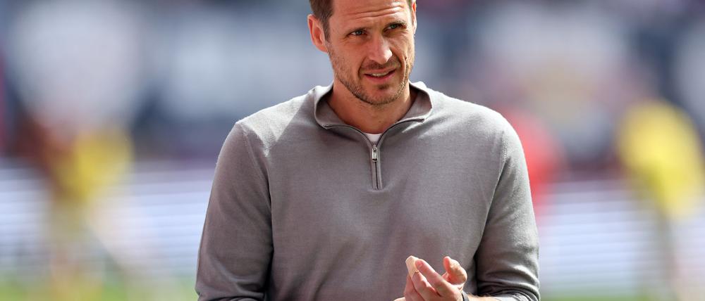 Dortmunds Sportdirektor kritisiert die Leistung seiner Mannchaft in der ersten Halbzeit.