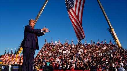 Trump: „Unsere Bewegung (...) ist stärker, stolzer, geeinter, entschlossener und dem Sieg näher als je zuvor.“ 