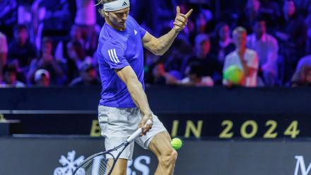 Alexander Zverev hatte sich beim Laver Cup in Berlin nach eigenen Worten schlecht gefühlt und anschließend eine kurze Turnierpause eingelegt.