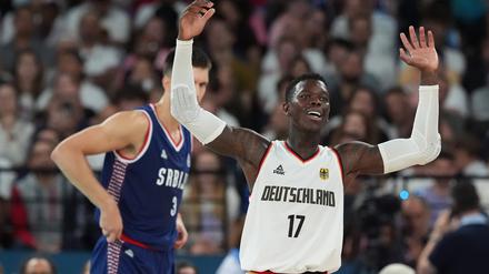 Zufrieden mit dem Team - Deutschlands Superstar Dennis Schröder. 