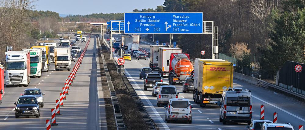 Autobahn der Freiheit. Der Name der A12 gedenkt des 15. Jahrestags der Leipziger Montagsdemonstration von 1989.