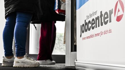 Wer Bürgergeld bezieht, soll eng mit dem Jobcenter zusammenarbeiten. 