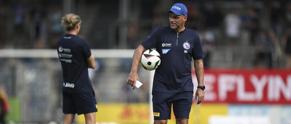 Marco Gebhardt ist nicht mehr Trainer von Turbine Potsdam. Der Verein trennte sich von ihm und Co-Trainer Dirk Heinrich nach fünf Spieltagen ohne Punkt und Tor.