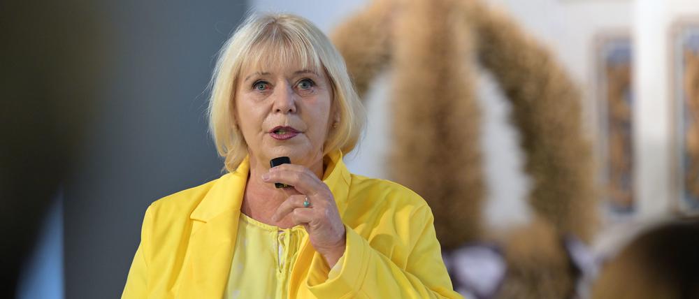 Ulrike Liedtke (SPD), Landtagspräsidentin von Brandenburg, spricht in der Kirche St. Jakobi bei einem Gottesdienst anlässlich des Brandenburger Landeserntedankfestes.