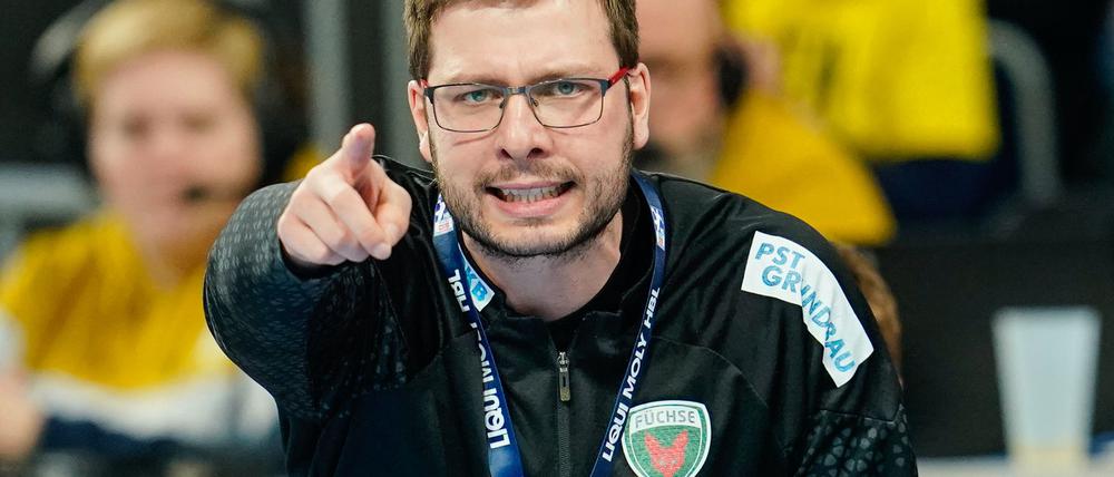 Füchse-Trainer Jaron Siewert erwartet einen physisch starken Gegner in der Königsklasse