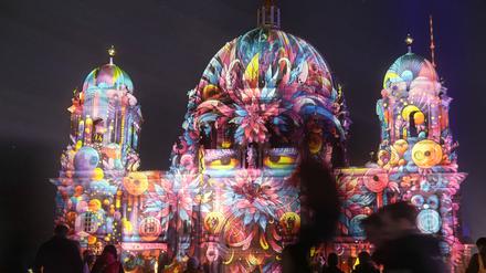 Umsonst und draußen. Lichtkunst ist ein Touristen-Magnet.