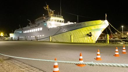 Die „Funny Girl“ liegt im Hafen von Büsum.