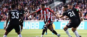 Kevin Schade spielt für den Premier-League Club FC Brentford in der Offensive. 