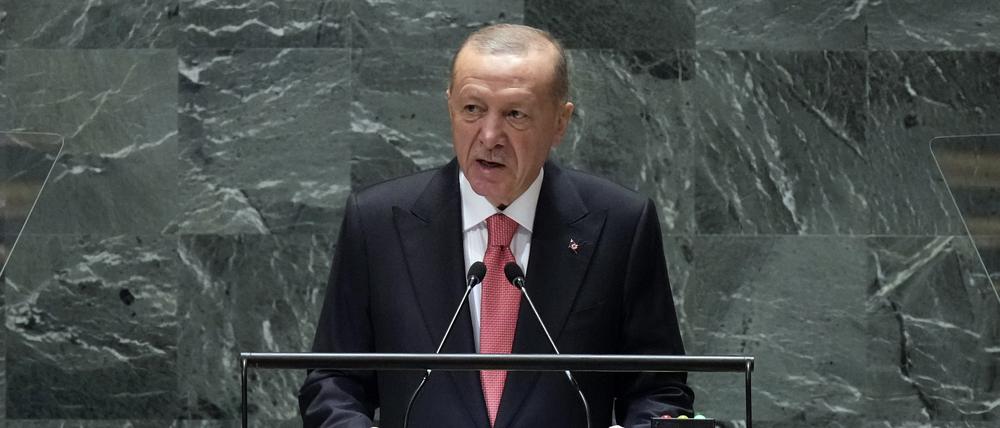Der türkische Präsident Recep Tayyip Erdoğan spricht auf der 79. Sitzung der Generalversammlung der Vereinten Nationen im UN-Hauptquartier.