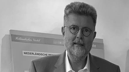 Der Potsdamer Optiker und Innenstadthändler Johannes „Hannes“ Haerkötter. Der zweite Vorsitzende der AG Innenstadt, Mitglied im Förderverein des Potsdam Museums und im Förderverein zur Pflege niederländischer Kultur in Potsdam e.V ist am 2. Oktober 2024 im Alter von 62 Jahren verstorben.
