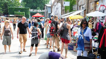 Berlin RAW-Gelände # Foto: Kai-Uwe Heinrich Und davor ein Flohmarkt