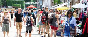 Berlin RAW-Gelände # Foto: Kai-Uwe Heinrich Und davor ein Flohmarkt