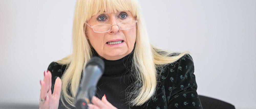 Innensenatorin Iris Spranger (SPD) will im Senat eine Bilanz der Polizeieinsätze rund um den ersten Jahrestag des Terrorangriffs der Hamas auf Israel ziehen. (Archivfoto)