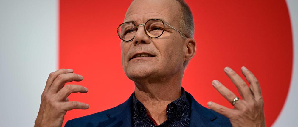 Matthias Miersch bei einer Pressekonferenz im Willy-Brandt-Haus am 8. Oktober 2024.