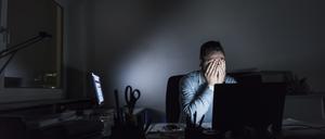 Chronischer Stress, privat oder auf Arbeit, ist ein wesentlicher Grund für eine Depression.