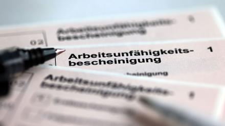 Die Zahl der Krankheitsfälle bei Arbeitnehmern bewegt sich im laufenden Jahr auf Rekordniveau. (Archivbild)