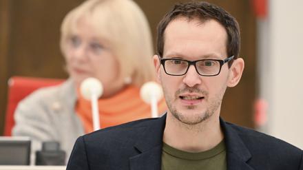 Seine Fraktion beantragt in der Abwicklung einen Zuschuss: Brandenburgs Grünen-Fraktionschef Benjamin Raschke (Archivbild). 