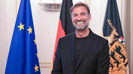 8.10.2024, Baden-Württemberg, Stuttgart: Fußballtrainer Jürgen Klopp erhält den Verdienstorden des Landes Baden-Württemberg.