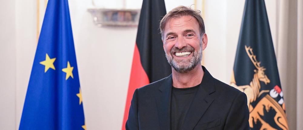 8.10.2024, Baden-Württemberg, Stuttgart: Fußballtrainer Jürgen Klopp erhält den Verdienstorden des Landes Baden-Württemberg.