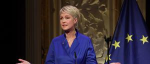 Mecklenburg-Vorpommern, Schwerin: Manuela Schwesig (SPD), Bundesratspräsidentin, spricht auf dem Festakt im Mecklenburgischen Staatstheater.
